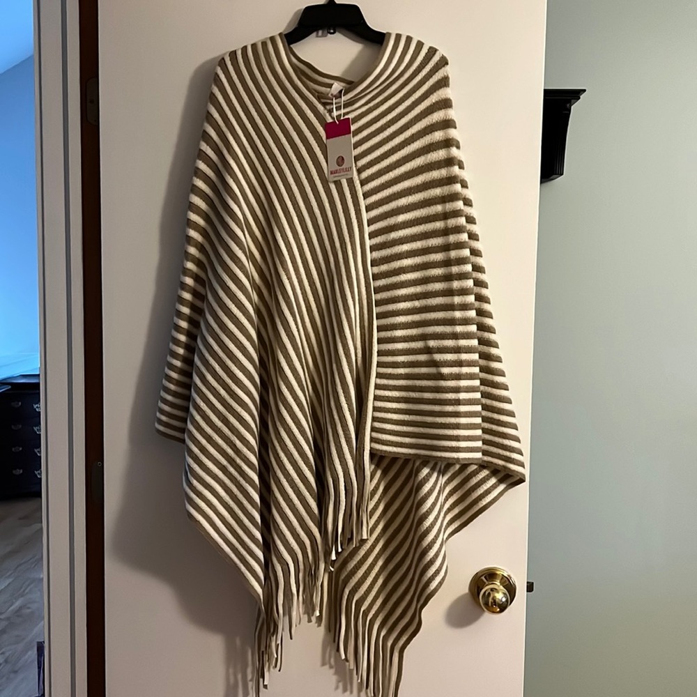 NWT Marley Lilly tan and white poncho sweater